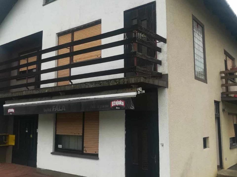 Hausfassade - Haus in Ladanje Gorne